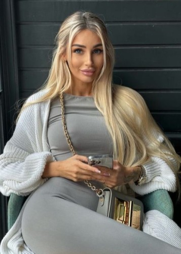 Есения, Г. Стрежевой